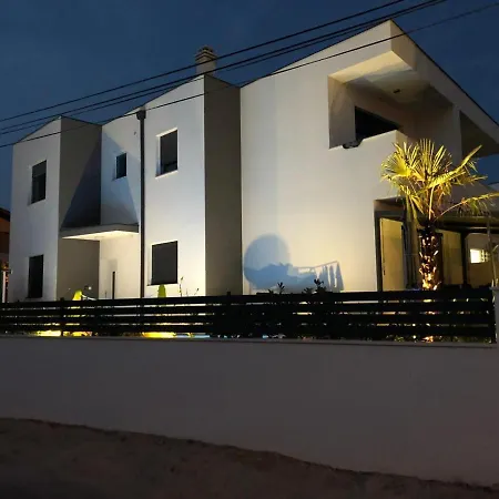 Luxury Lukas Pool & Parking Apartman Vodice