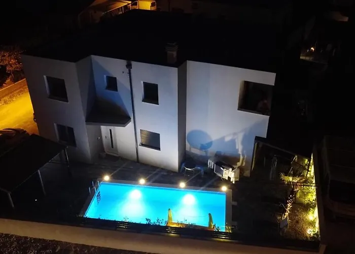 Luxury Lukas Apartman *