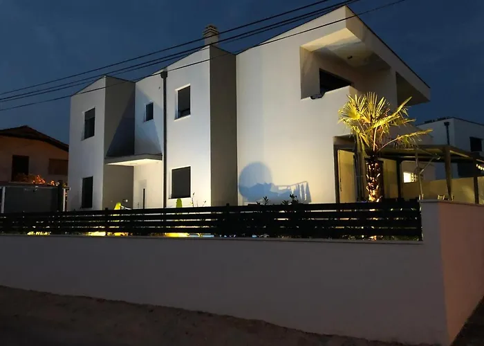 Luxury Lukas Pool & Parking Apartment Vodice