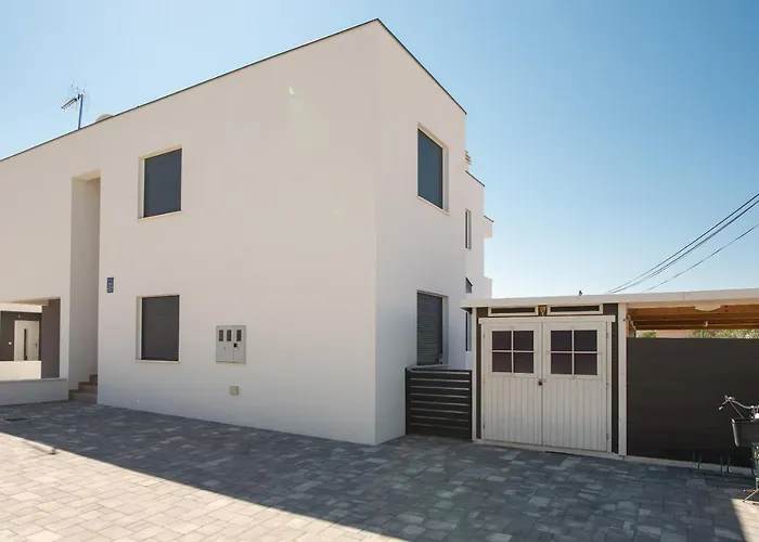 Luxury Lukas Pool & Parking