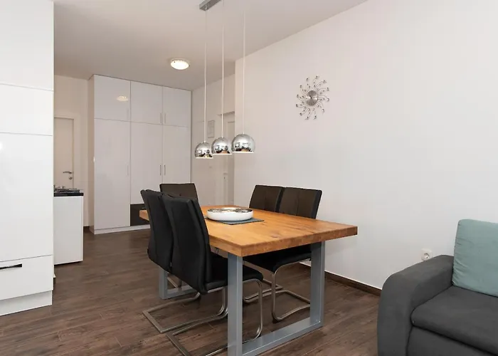 Luxury Lukas Apartman *