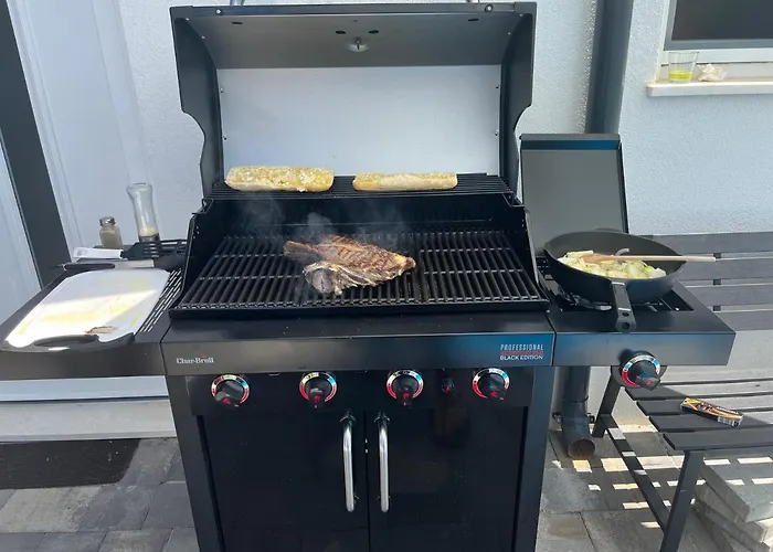 Luxury Lukas Pool & Parking